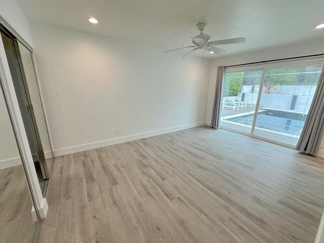 Building Photo - 25761 Serenata Dr