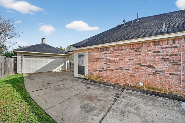 Building Photo - 4902 Lake Catherine Ct