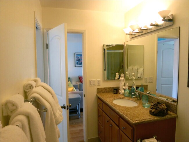 Building Photo - 43 23rd Ave