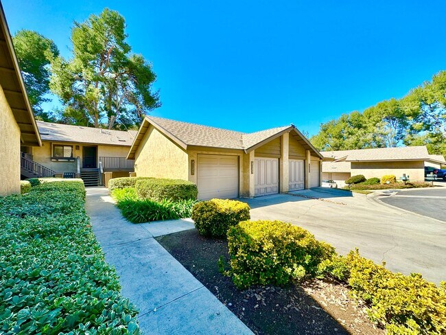 Building Photo - Beautiful, End-Unit, Ground Level, Largest SF 1/1 layout in the Pala Mesa Villas Community with G...