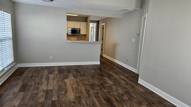 Building Photo - 310 Caldwell Cir