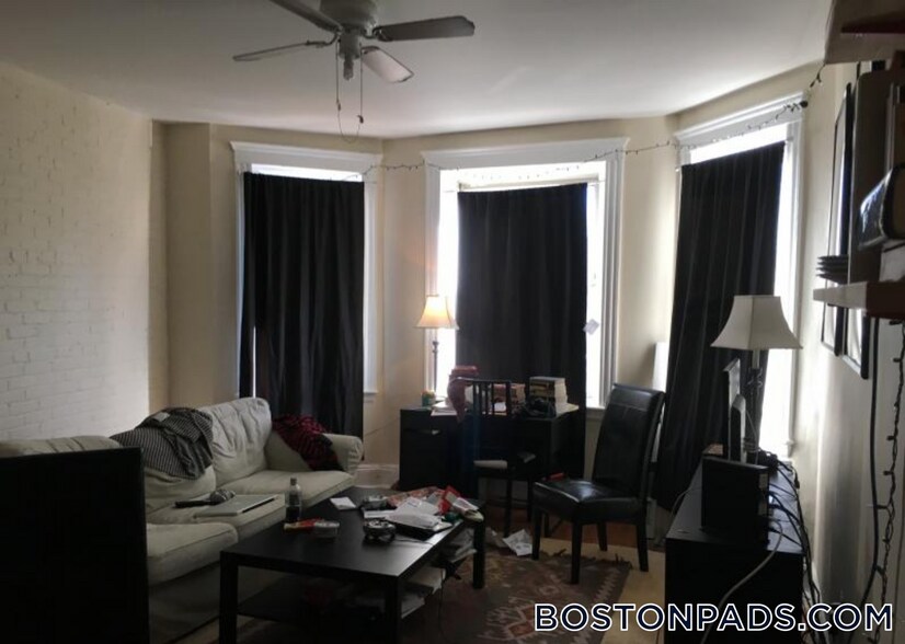 Building Photo - 55 Park Dr