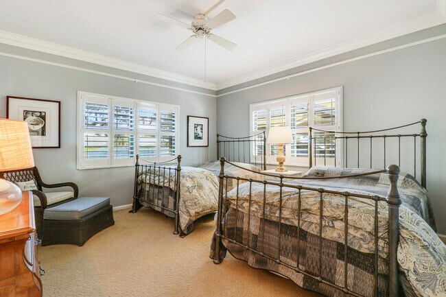 Building Photo - 275 S Beach Rd