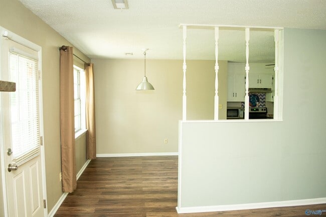 Building Photo - 3808 Timbercrest Dr NW