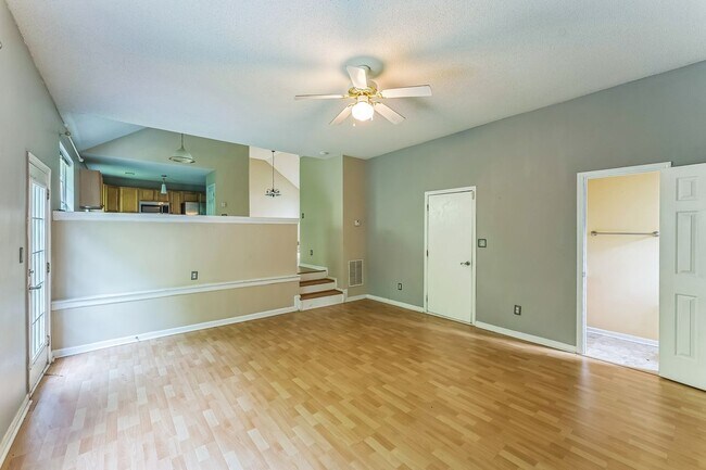 Building Photo - 2945 Highland Hill Pkwy