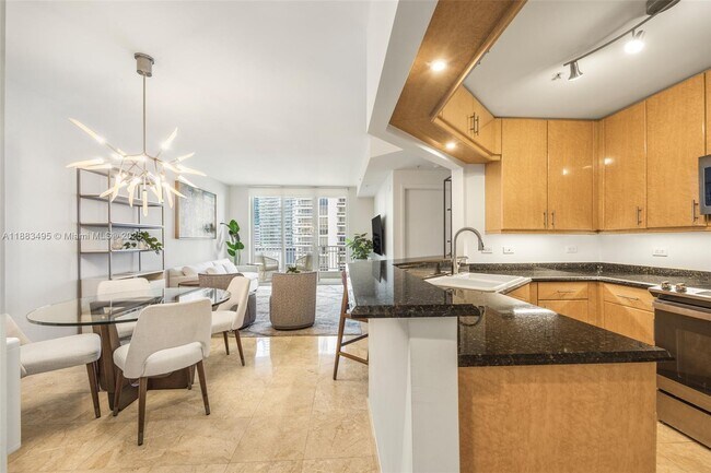 Building Photo - 801 Brickell Key Blvd