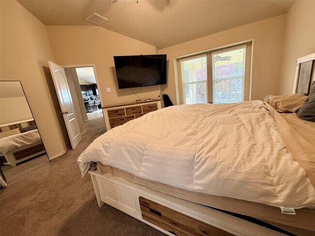 Building Photo - 12115 Rockridge Falls Dr