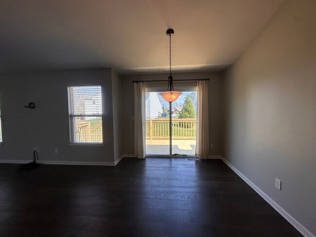 Building Photo - 4BR/2BA Home for Rent in Eastwood w/Basement and Backyard Deck!