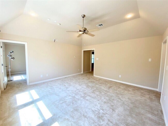 Building Photo - 2806 Cool River Loop