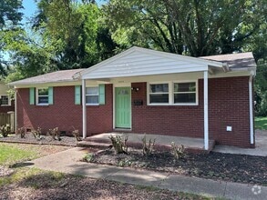 Building Photo - Country Club 3 Bedroom House
