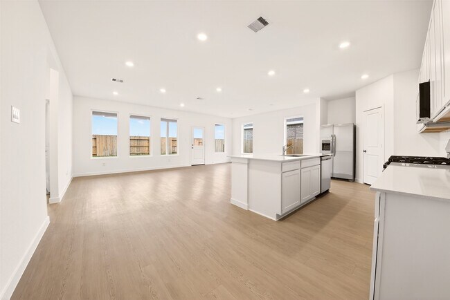 Building Photo - 16314 Texas Flatland Wy