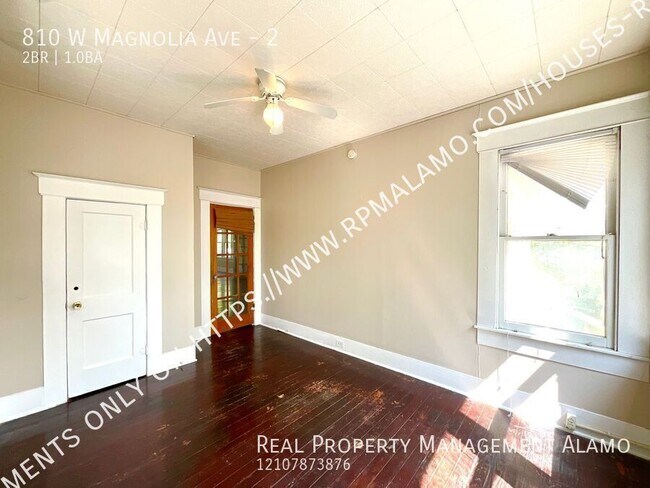 Building Photo - 810 W Magnolia Ave