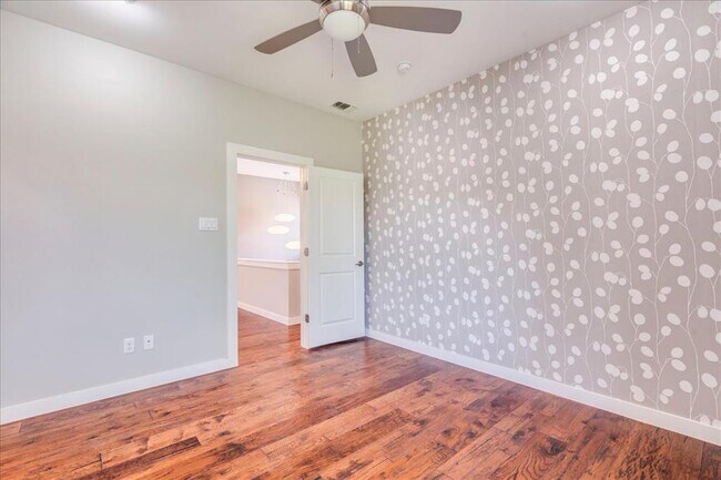 Building Photo - 3505 Villa Ct
