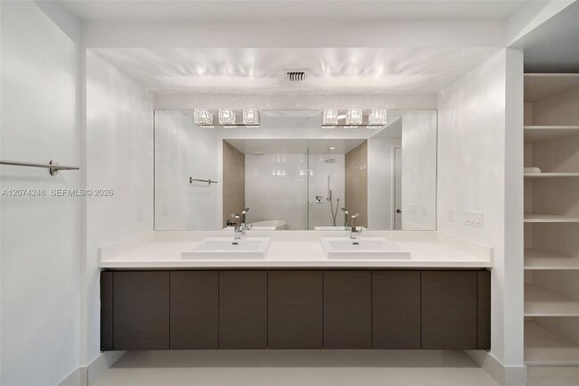 Building Photo - 300 Sunny Isles Blvd