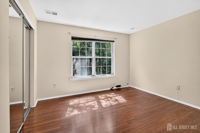 Building Photo - 3252 Cypress Ct