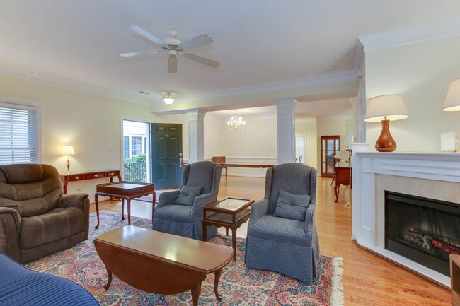 Building Photo - 4609 Town Creek Dr