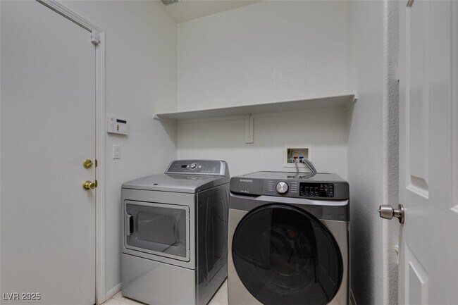 Building Photo - 7000 Point Cabrillo Ct