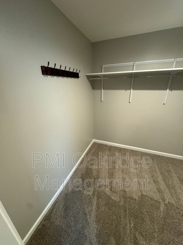 Building Photo - 205 Bruns Dr