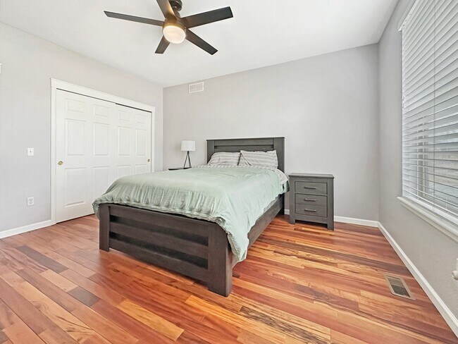 Building Photo - Large 2 bed 2 bath condo for rent near Sloans Lake