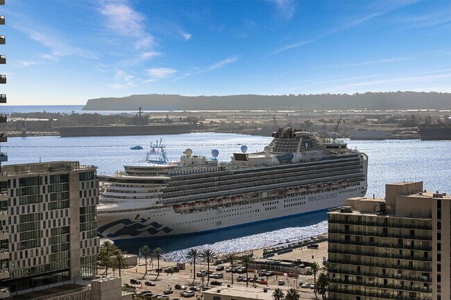 Building Photo - "Stunning 2-Bed, 2-Bath Urban Retreat with 1161 Sq Ft of Comfort in Downtown San Diego!"