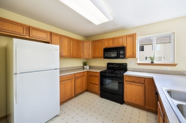 Building Photo - 923 Emerald Dr