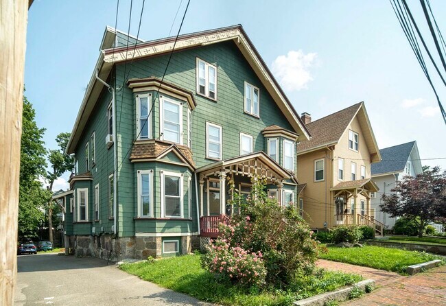 Building Photo - 16 Mayfair St