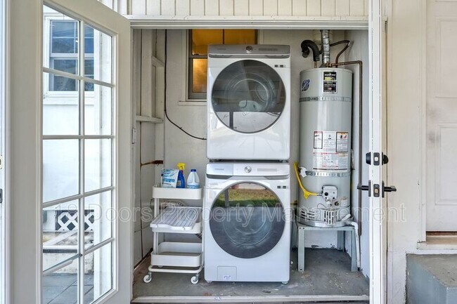 Building Photo - 254 G Ave