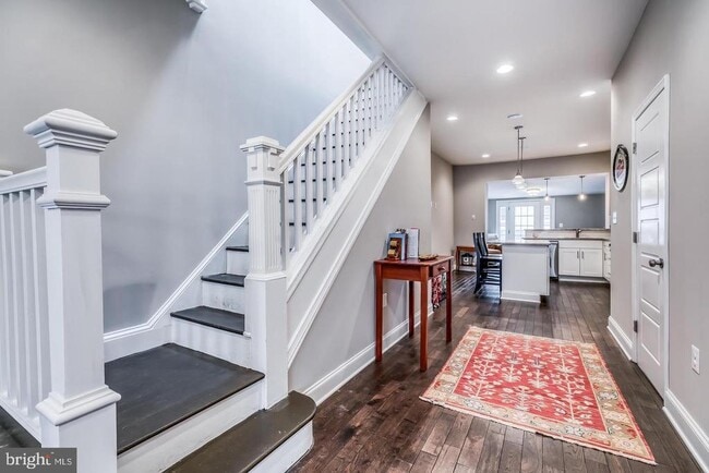 Building Photo - 3611 Hudson St