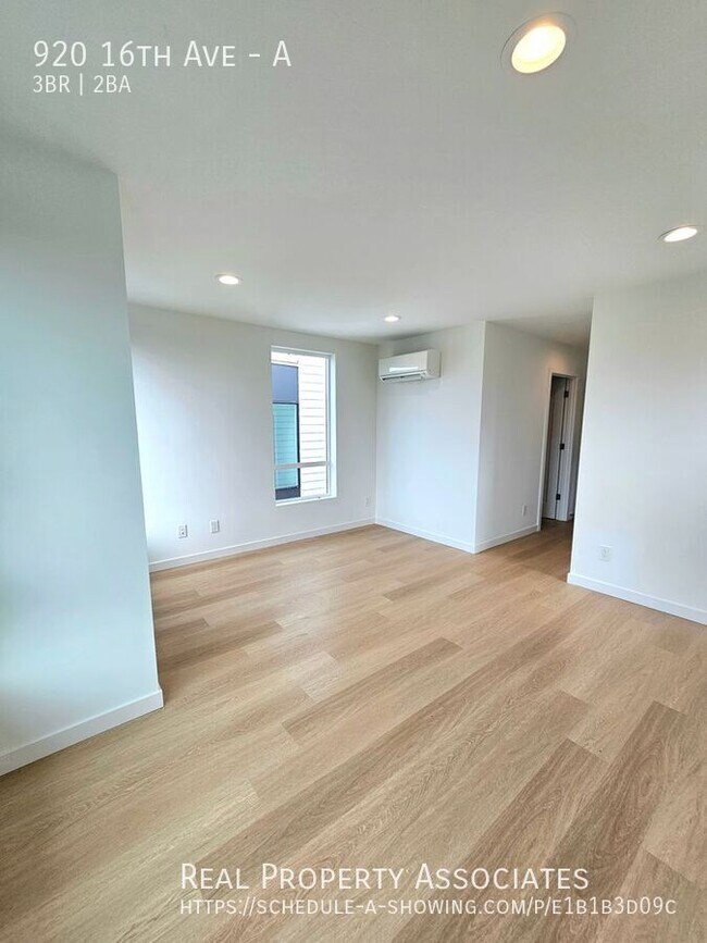 Building Photo - 920 16th Ave