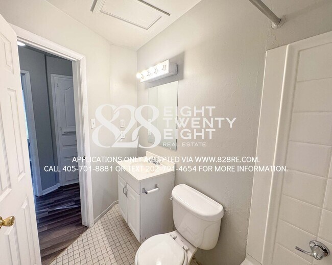 Building Photo - Charming 2 Bedroom/1 Bathroom Single Famil...