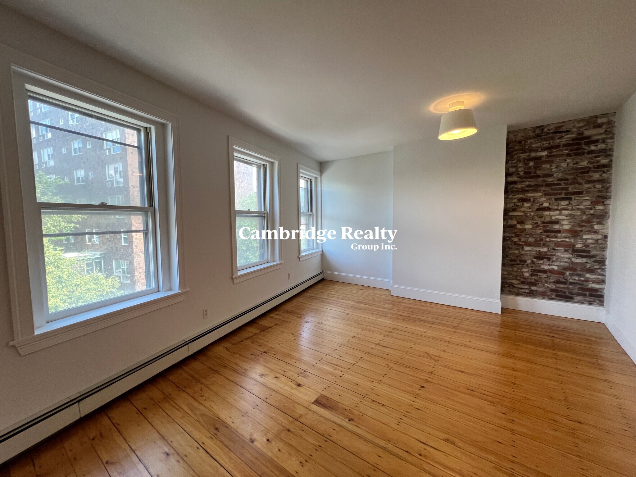 Building Photo - 1228 Cambridge St