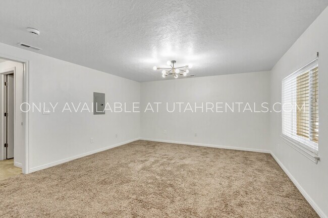Building Photo - 1328 S 1550 E