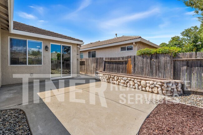 Building Photo - 1839 Dawnelle Way