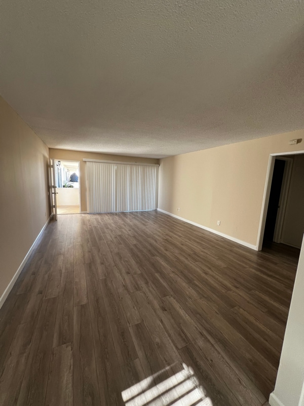 Building Photo - 2435 W 227th St