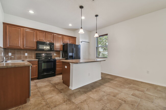 Building Photo - 1232 Canyon Oaks Dr
