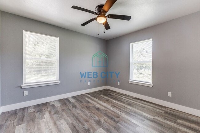 Building Photo - 13329 Lenosa Ln