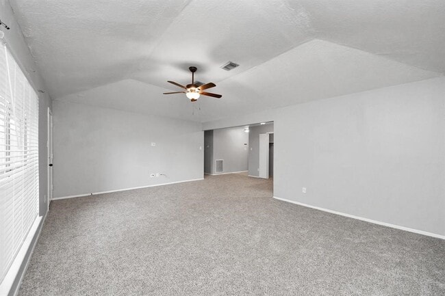 Building Photo - 2318 Hearne Dr