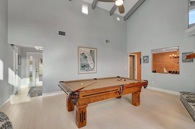 Building Photo - 3271 SE Court Dr