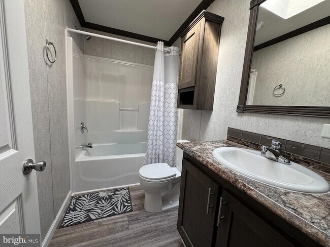 Building Photo - 57 Woodside Dr