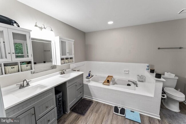 Building Photo - 2320 Harpoon Dr