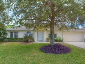 Building Photo - 744 Westcliffe Dr