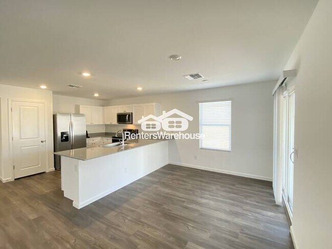 Building Photo - 4bed 2bath NEW build - Great layout w/ Gor...