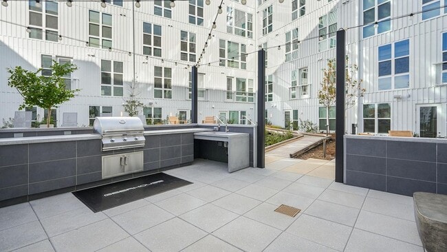 Building Photo - 620 Foster St