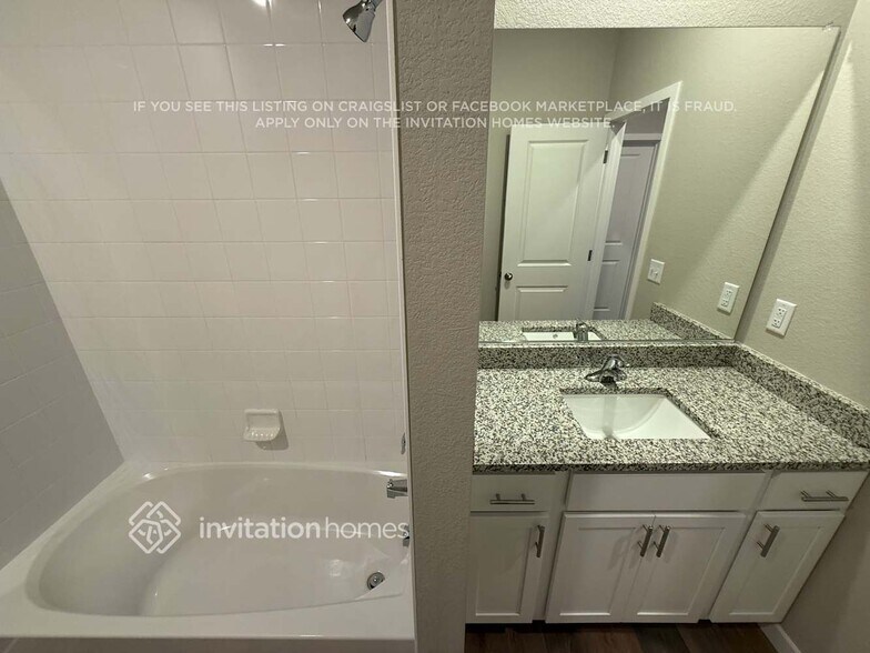 Building Photo - 972 Cascade Falls St