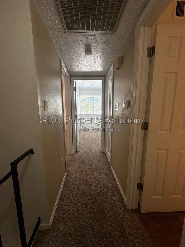 Building Photo - 8333 Comanche Rd NE