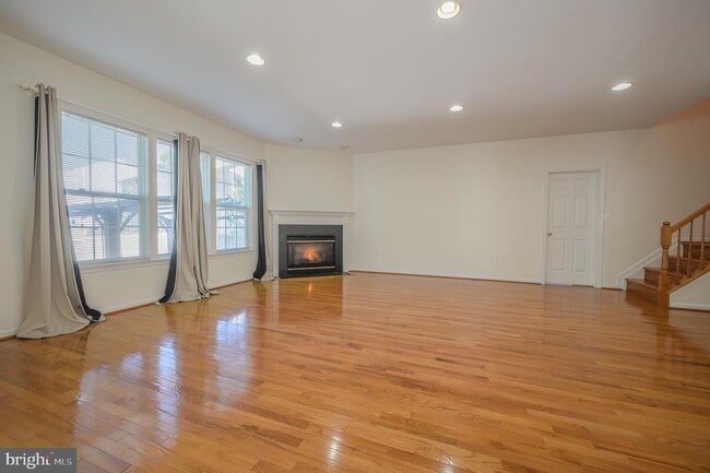 Building Photo - 8324 Tenbrook Dr