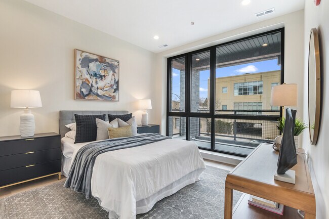 Building Photo - 5753 N Broadway