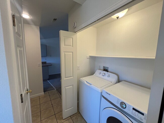 Building Photo - $500 OFF MOVE IN SPECIAL-  2BD/2BA with in unit washer/dryer