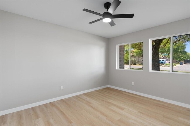 Building Photo - 10107 Rutland Village E