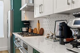 Building Photo - 2222 Moser Ave